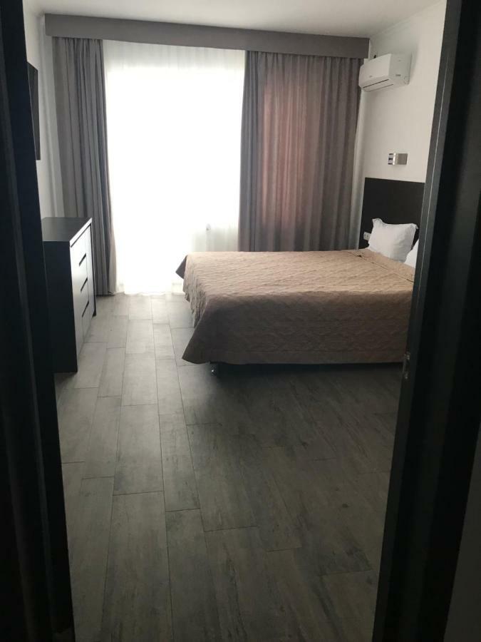 Neopolis Hotel โปลยานา ภายนอก รูปภาพ