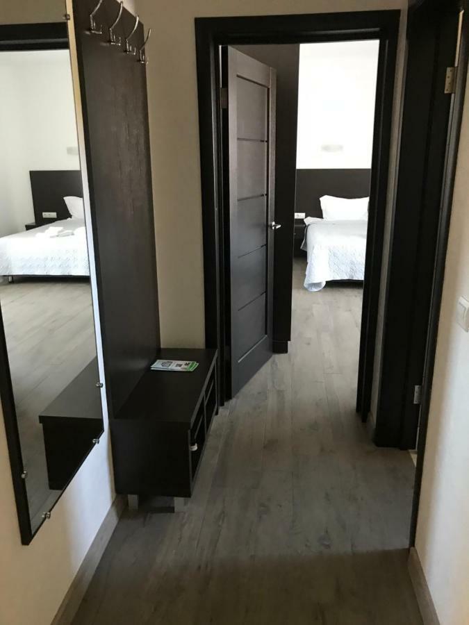 Neopolis Hotel โปลยานา ภายนอก รูปภาพ